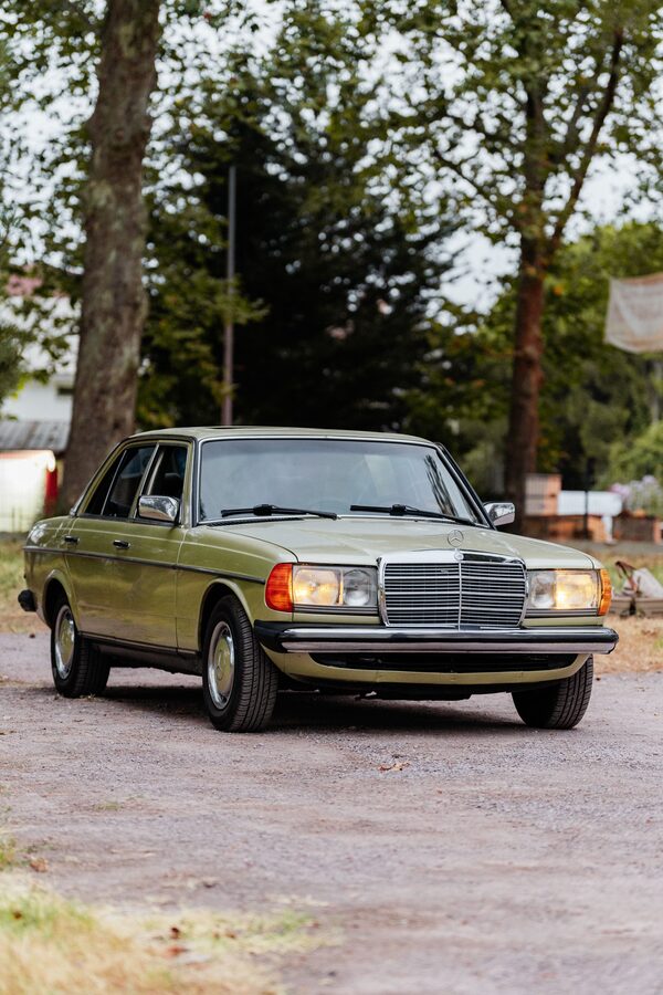 W123